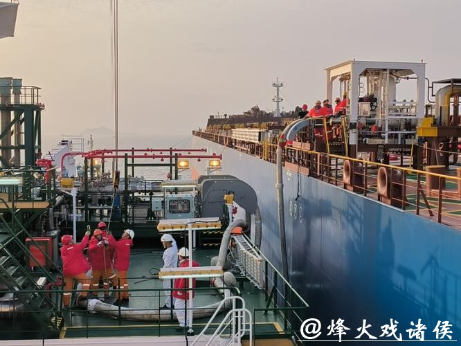 LNG船对船加注提前6.5小时完成，“智慧海事”平台全程发力护航保障