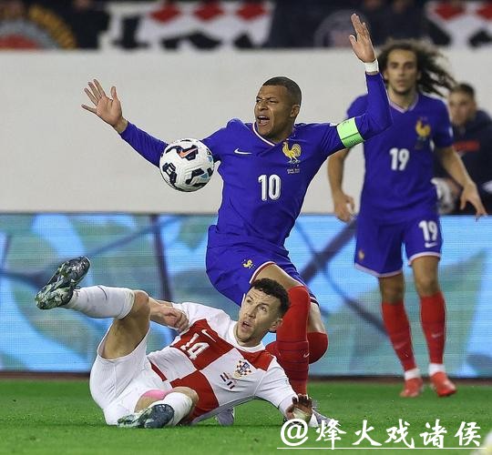 佩里西奇传射迈尼昂扑点 克罗地亚主场2-0法国占先机 佩里西奇传射迈尼昂扑点 克罗地亚主场2-0法国占先机
