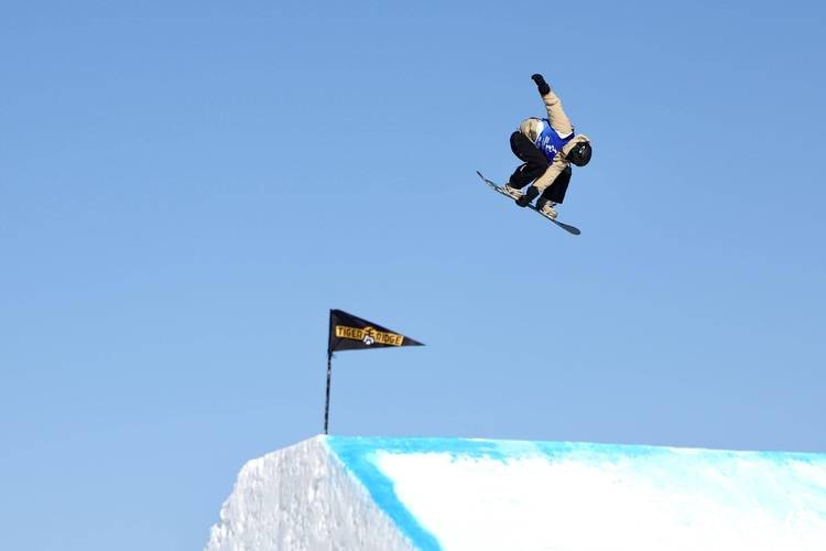 冬奥会｜崭新的跳台 全新的开始——直击中国单板大跳台队公开训练